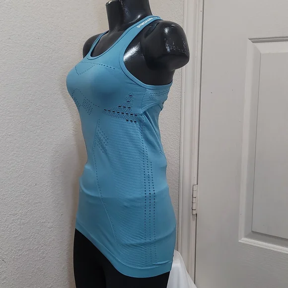 GYMSHARK Flawless Knit Vest Tank Top - Picture 3 of 8